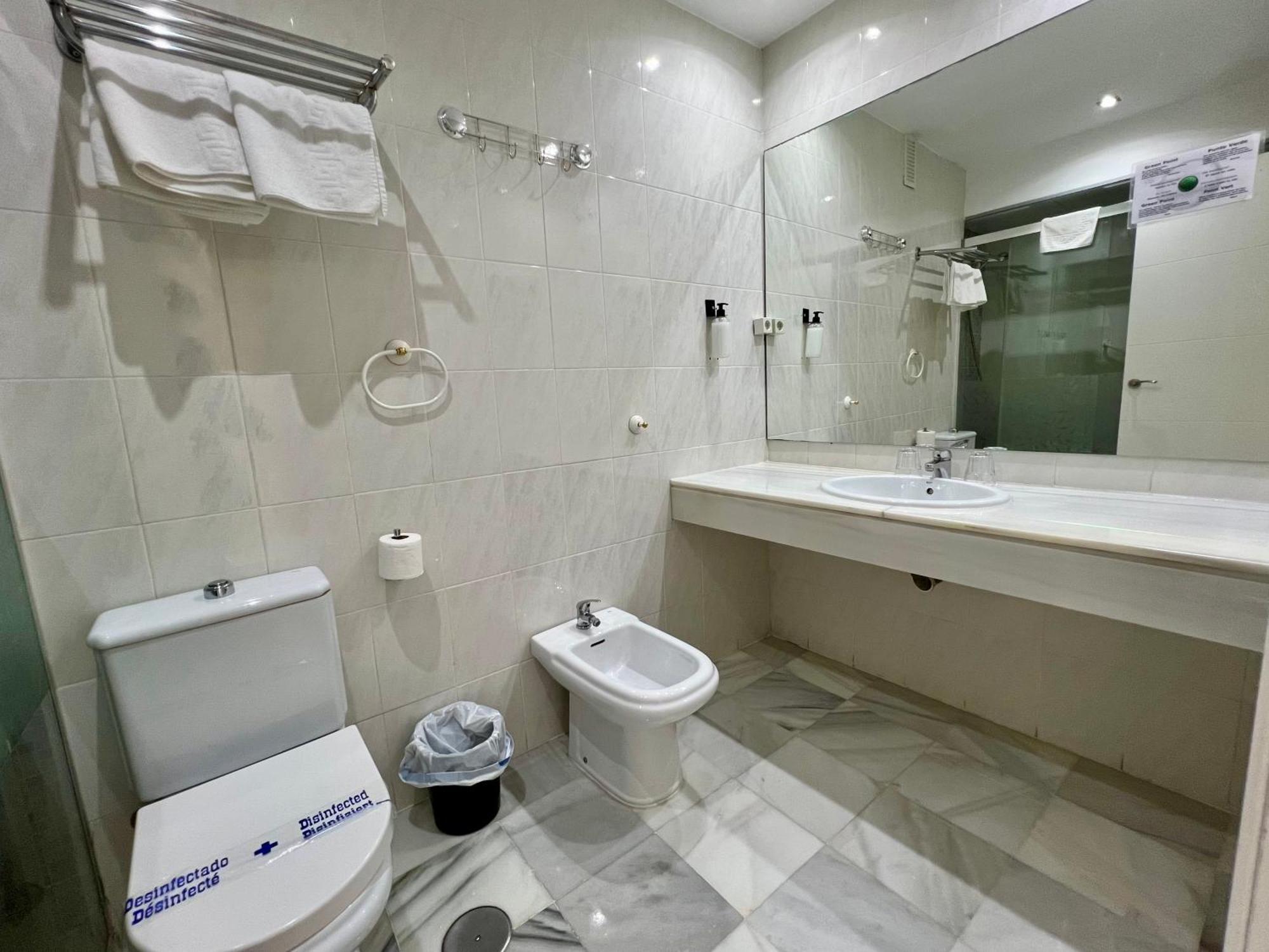 Apartamentos Turisticos Imar Cadiz Exterior photo